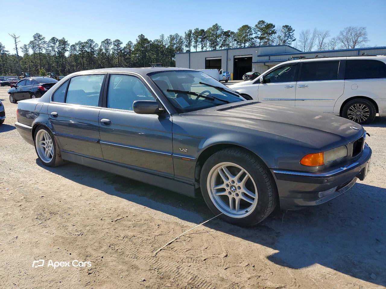 BMW Series 7 2000