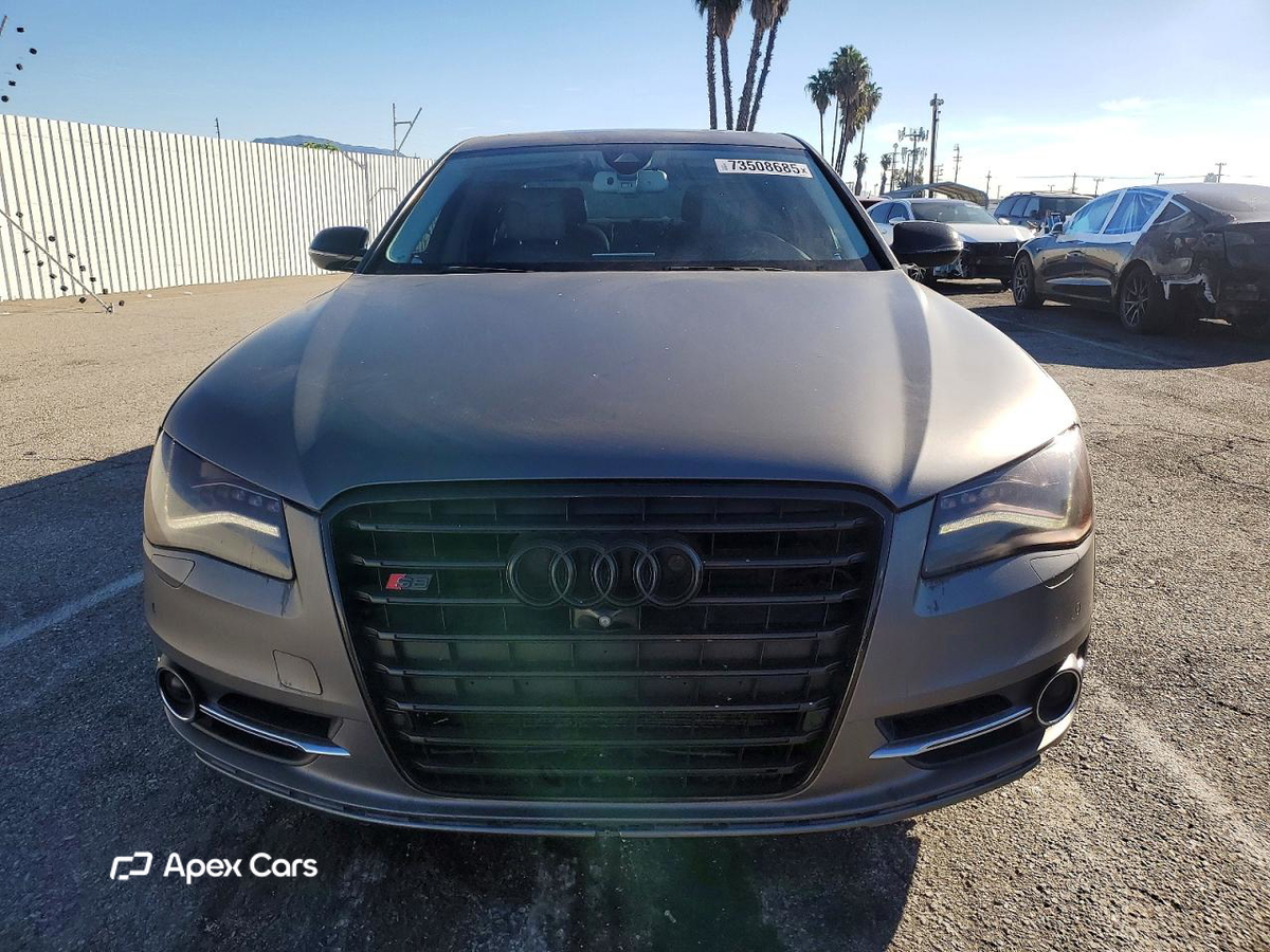Audi S8 2013