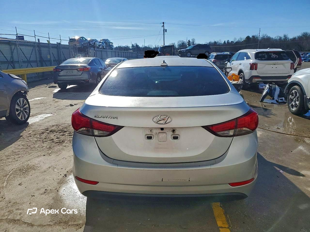 Hyundai Elantra 2016