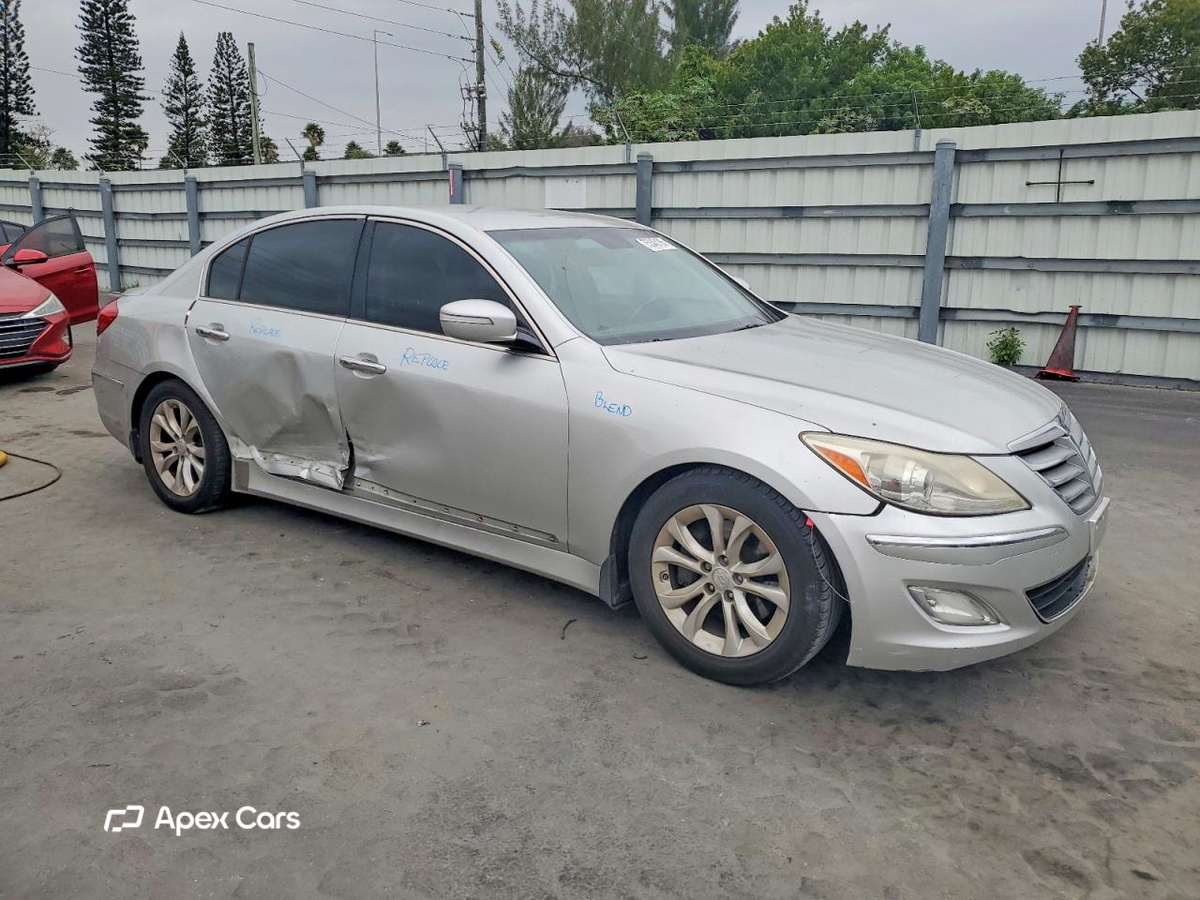 Hyundai Genesis 2013