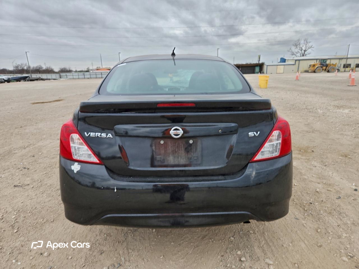 Nissan Versa 2017