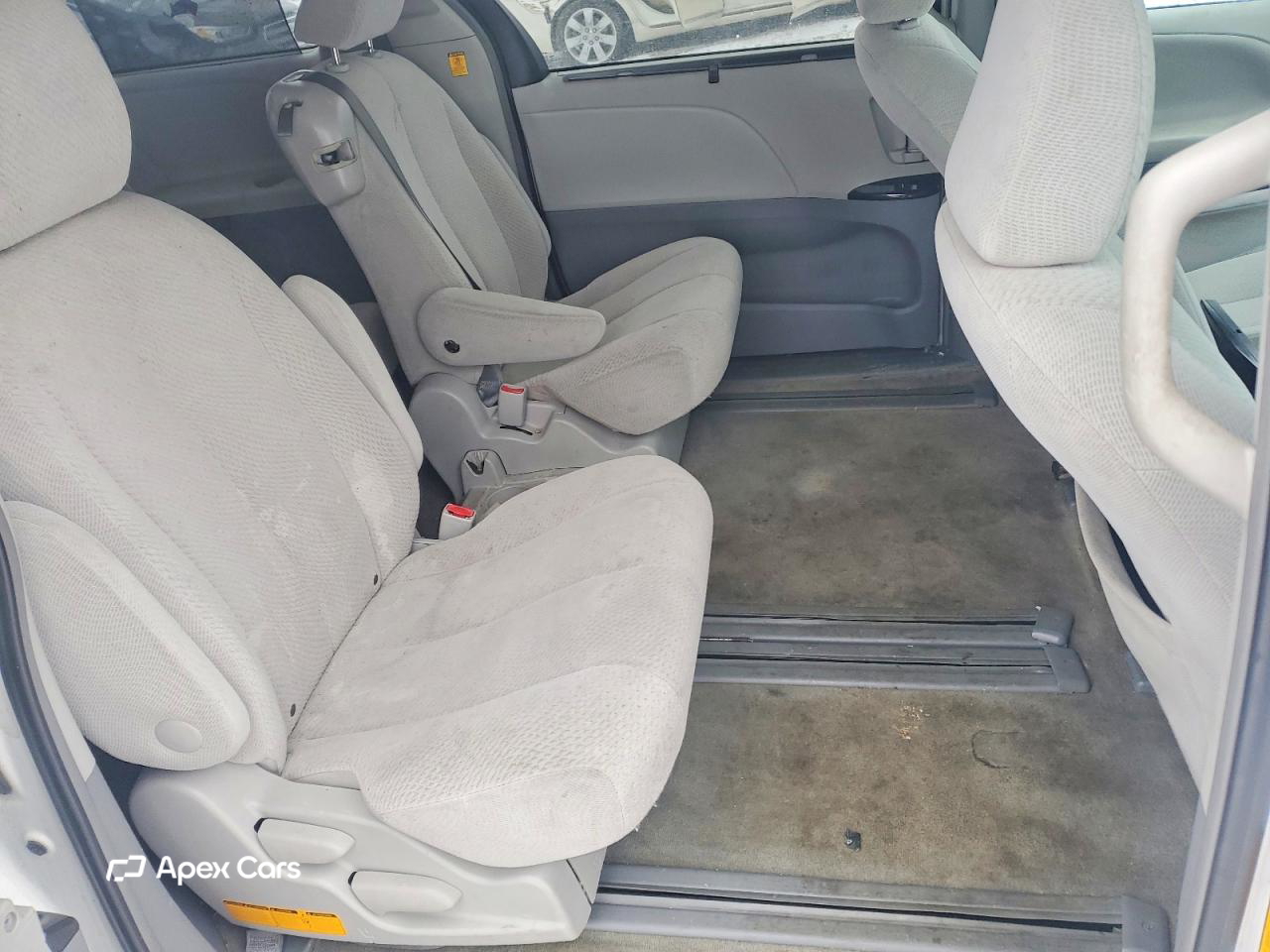 Toyota Sienna 2012
