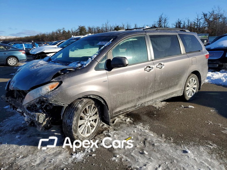 Toyota Sienna 2017 - Image 1 of 14