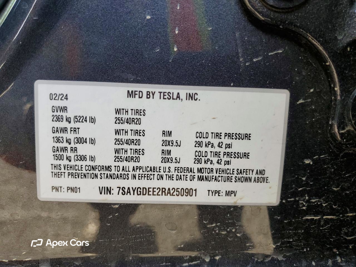 Tesla Model Y 2024