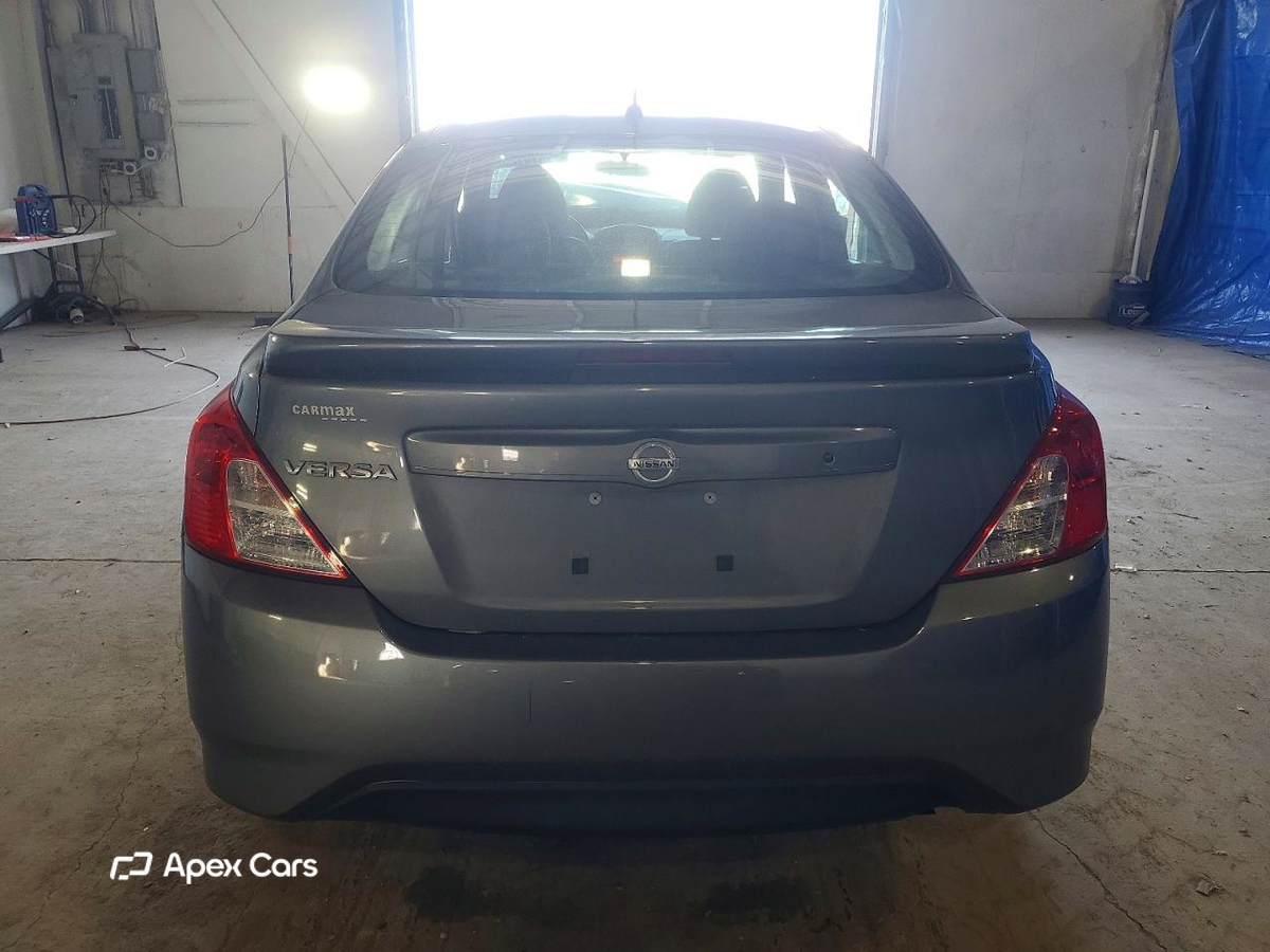 Nissan Versa 2018