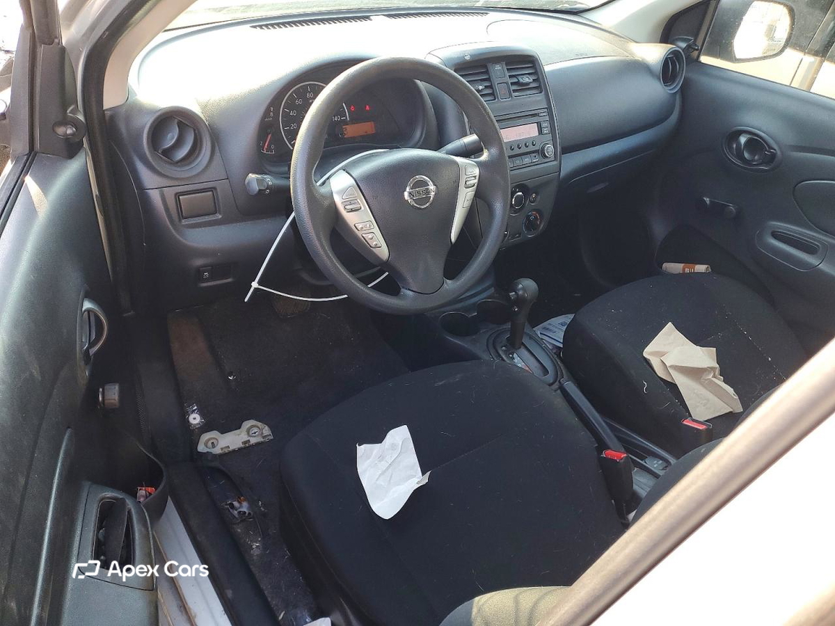 Nissan Versa 2015