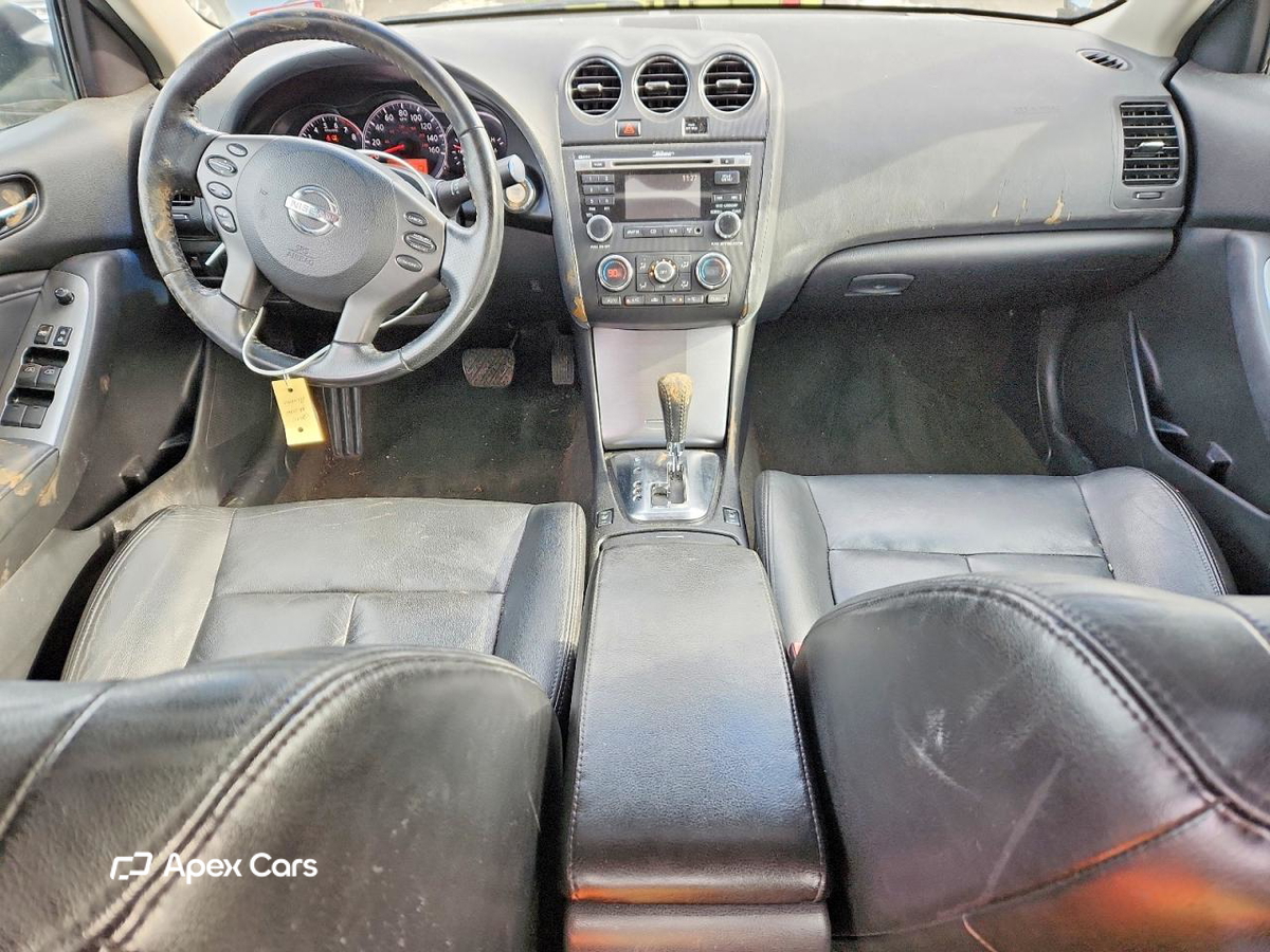 Nissan Altima 2010