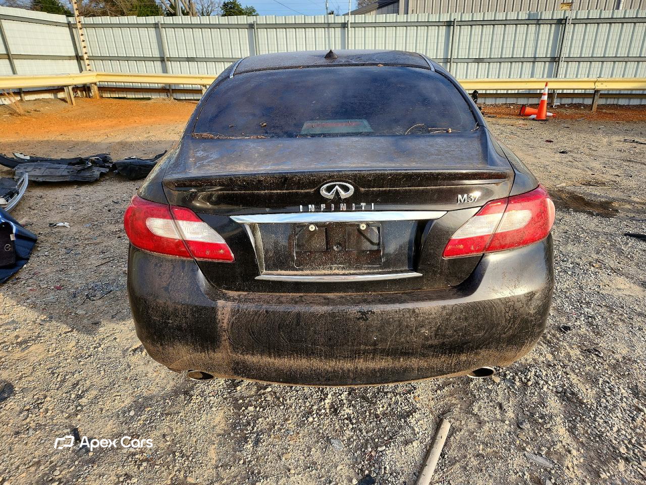 Infiniti M 2011