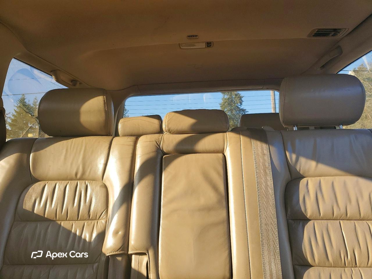 Lexus LX 2000