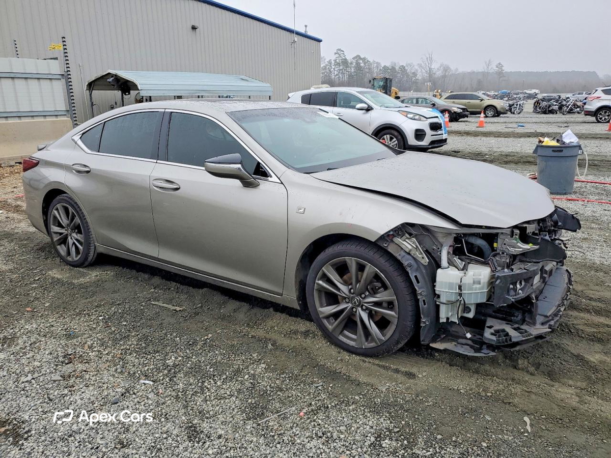 Lexus ES 2020