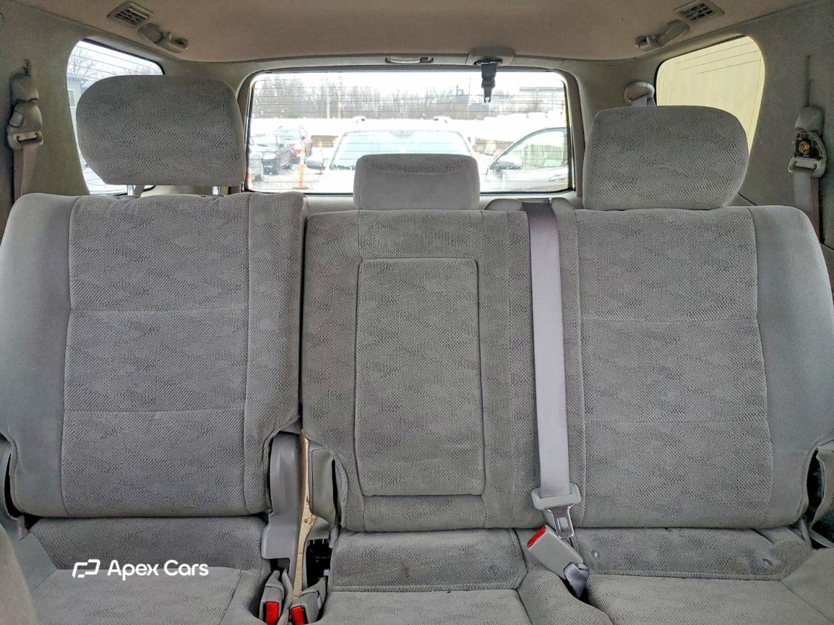 Toyota Sequoia 2005