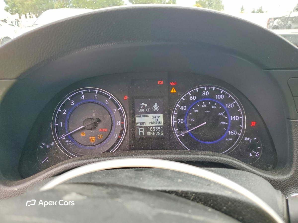 Infiniti G 2011