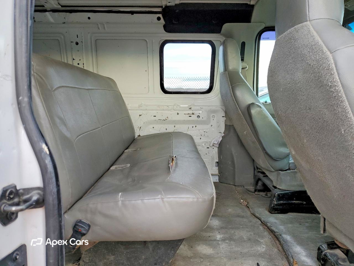 Ford Econoline 2010