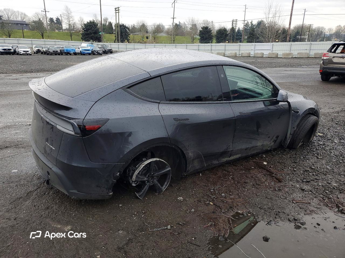 Tesla Model Y 2026
