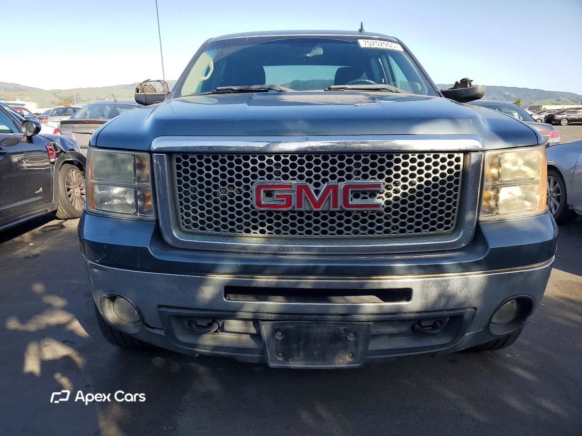 GMC Sierra 2011