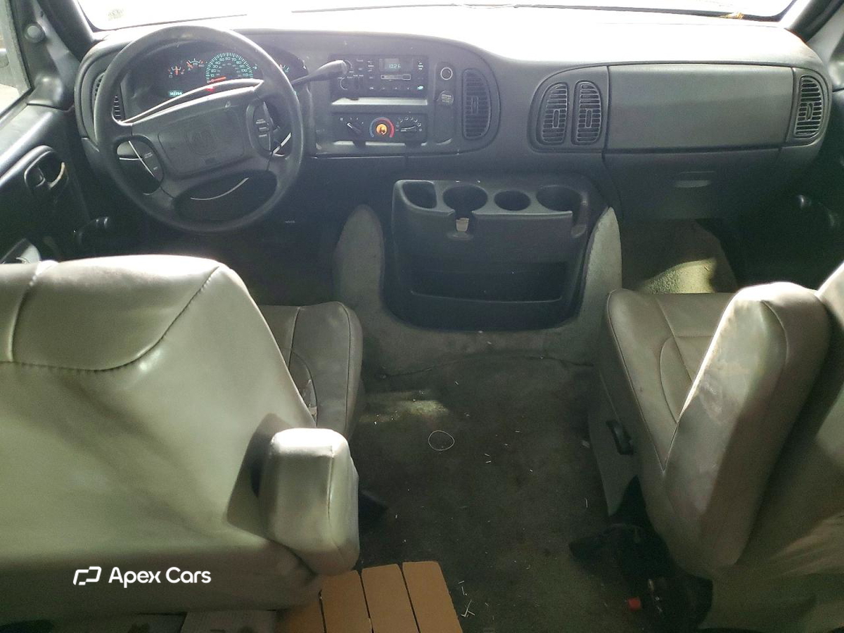 Dodge RAM Van 2003