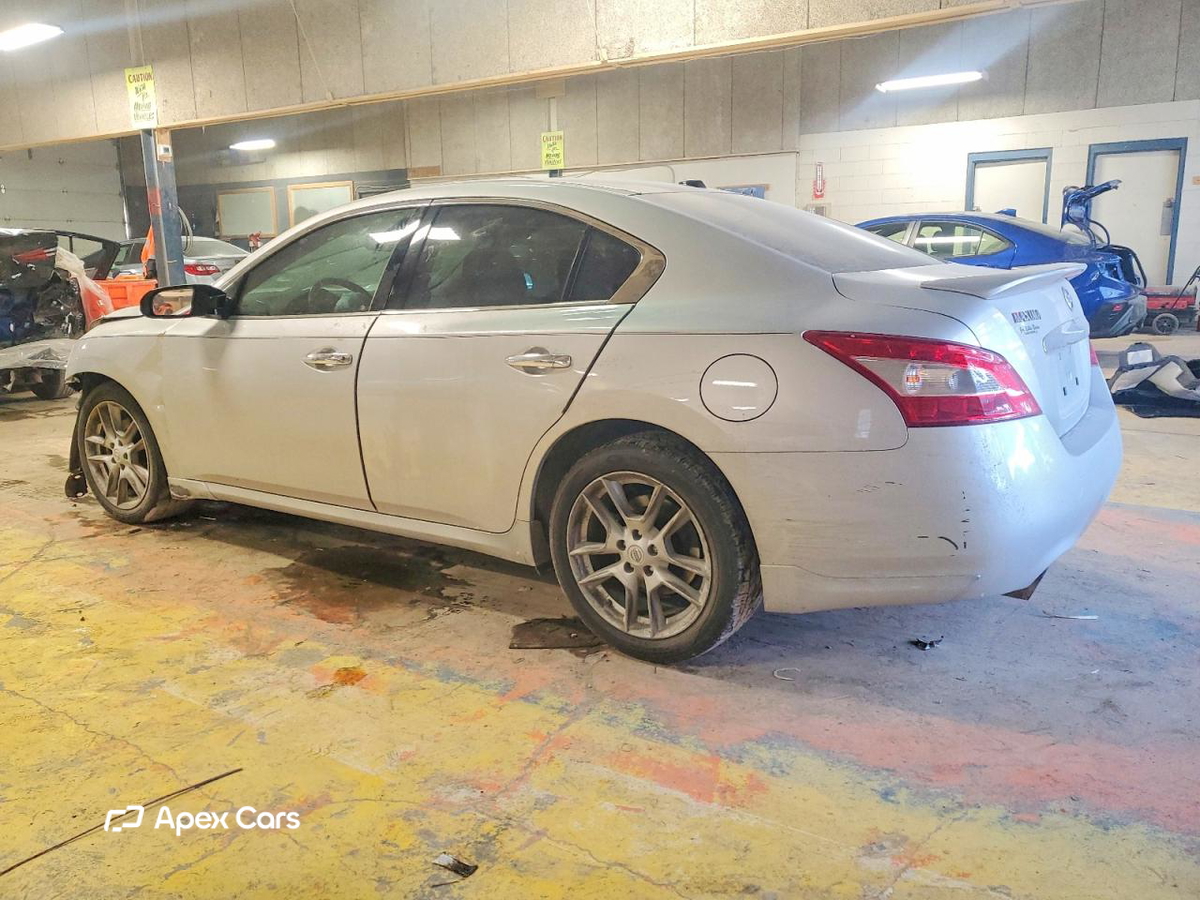 Nissan Maxima 2010