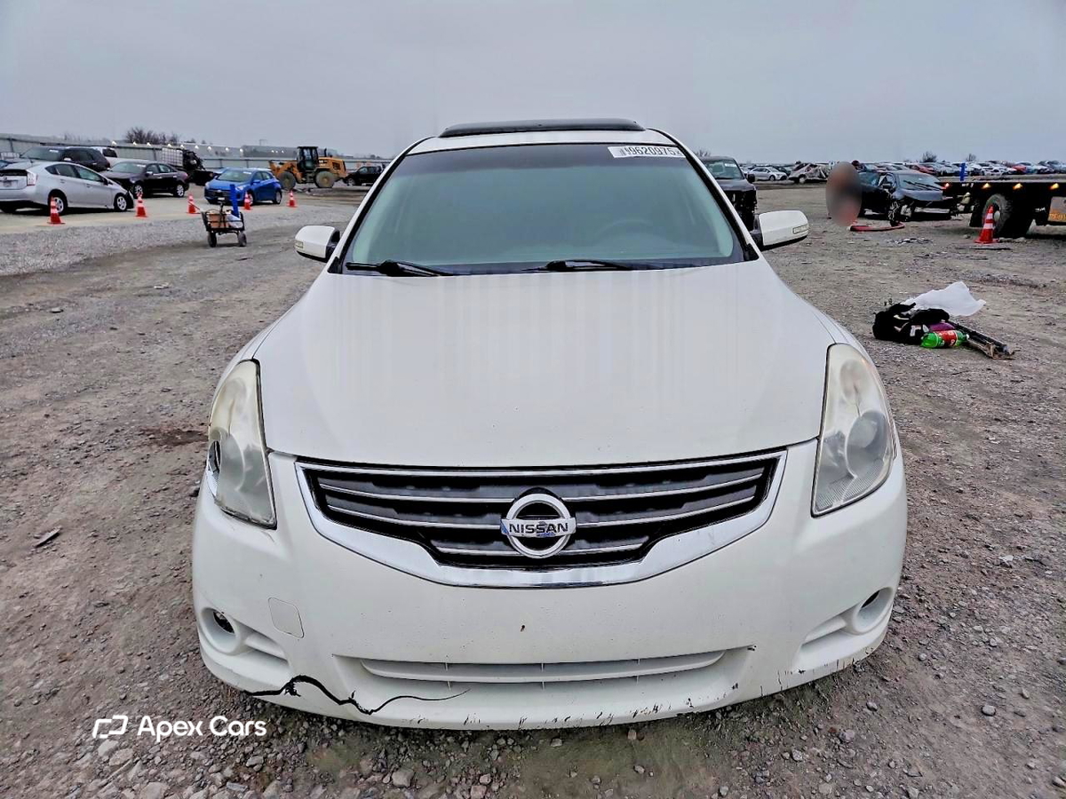 Nissan Altima 2012
