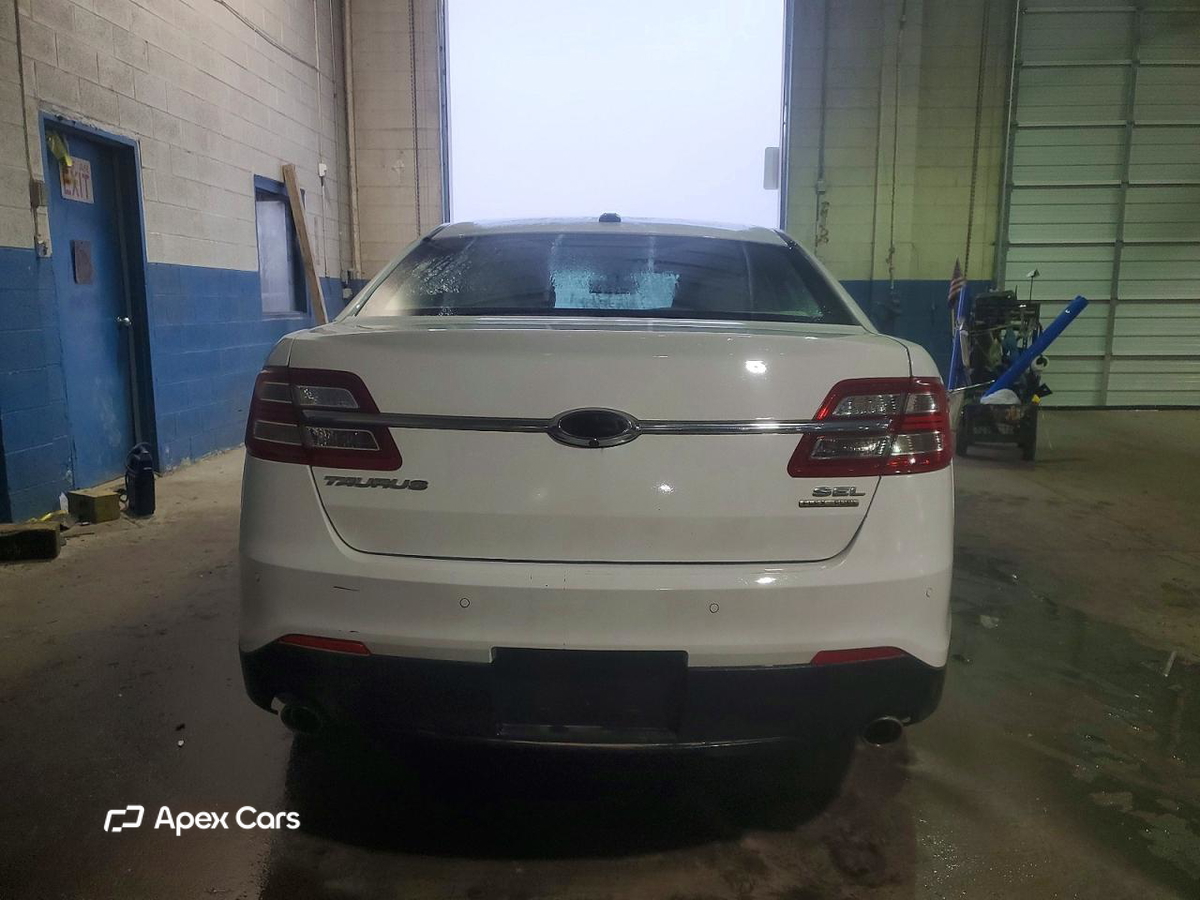 Ford Taurus 2016