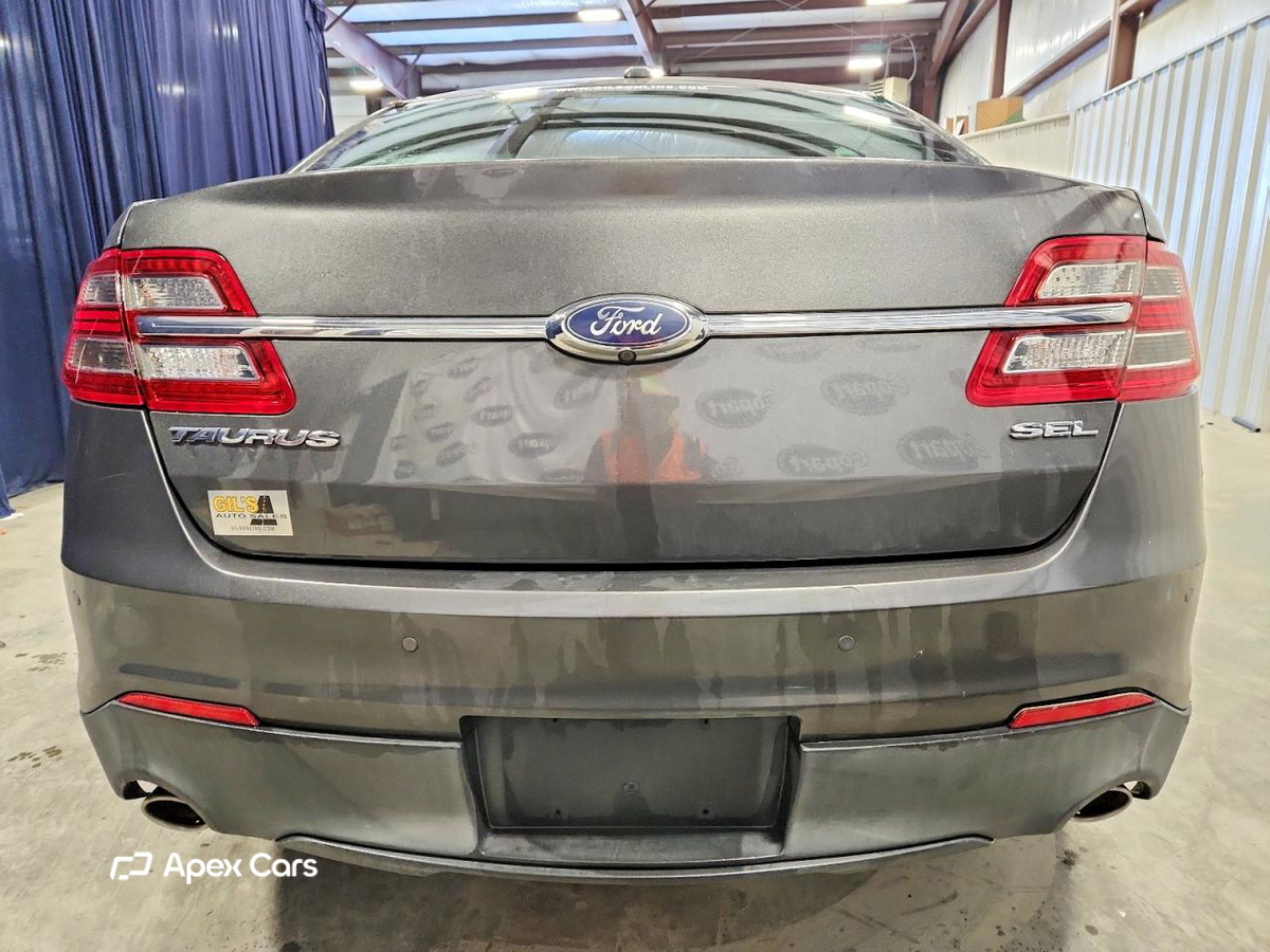 Ford Taurus 2016
