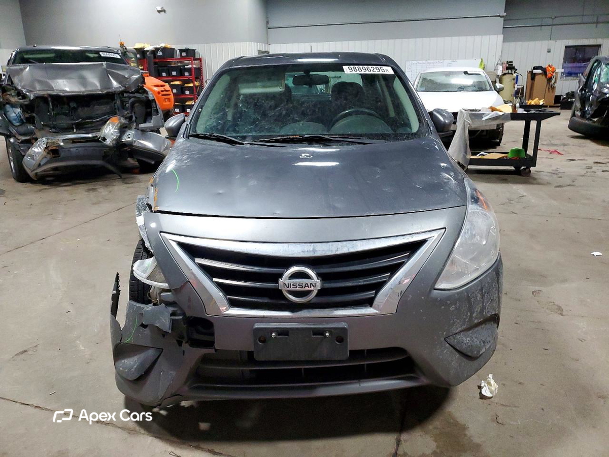 Nissan Versa 2019