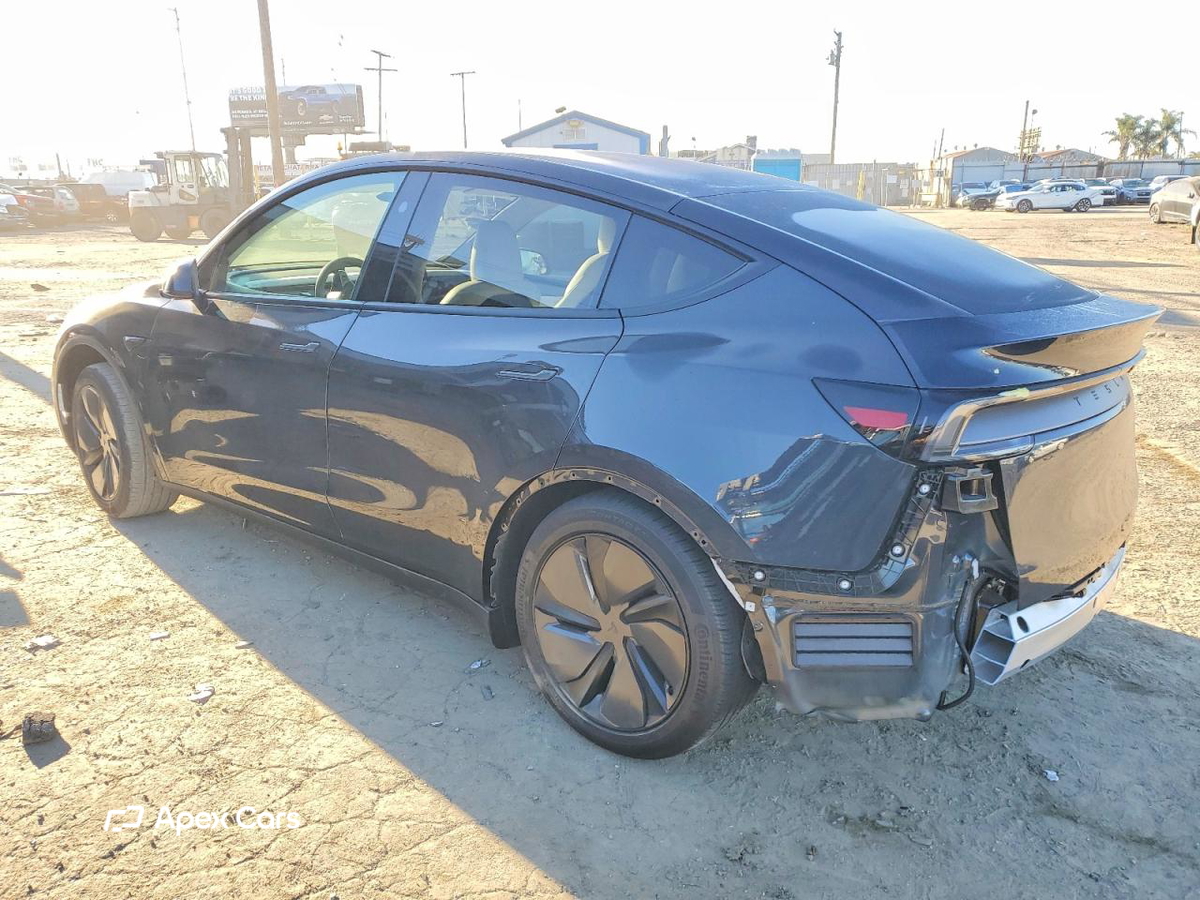 Tesla Model Y 2026