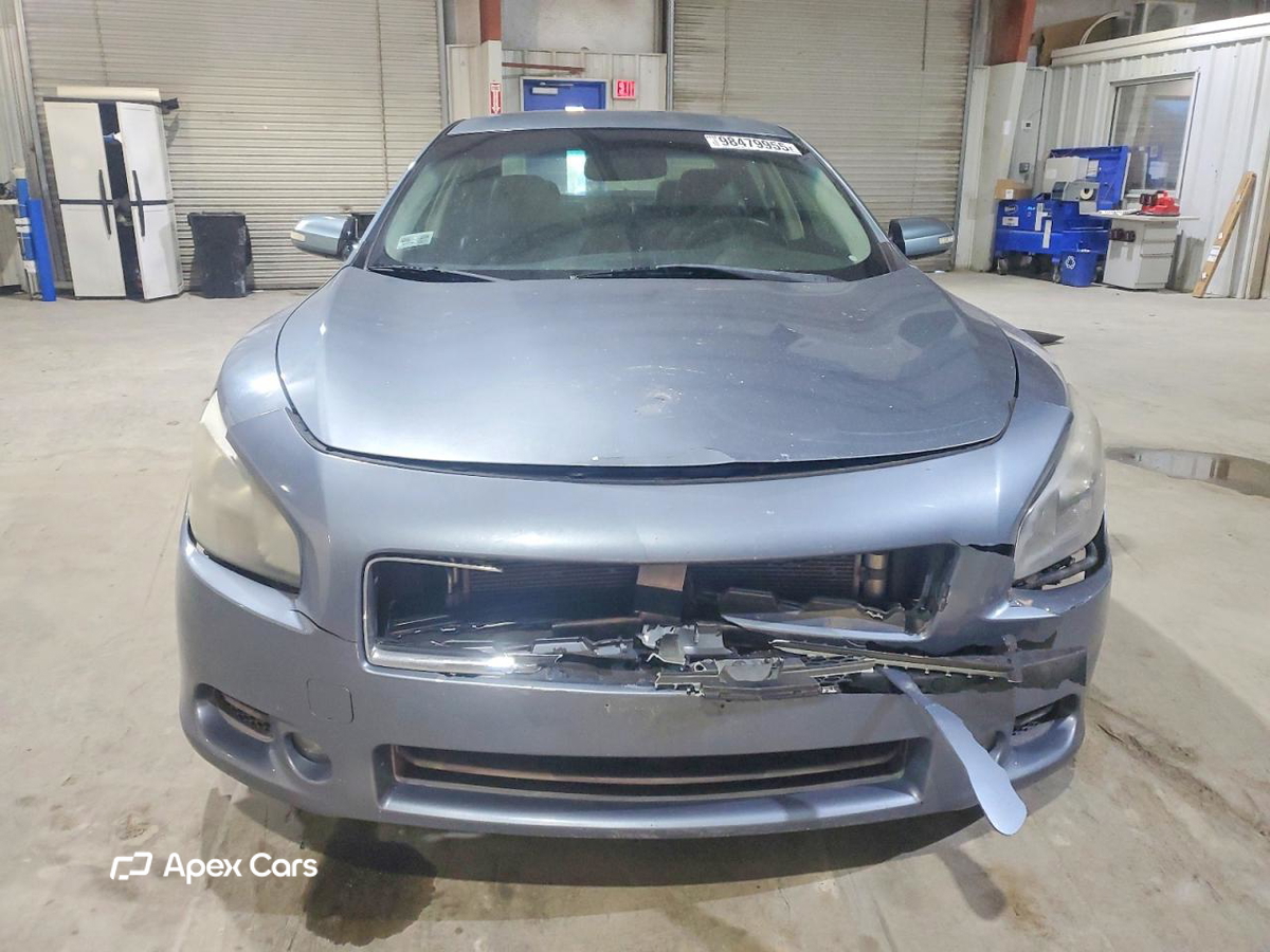 Nissan Maxima 2011