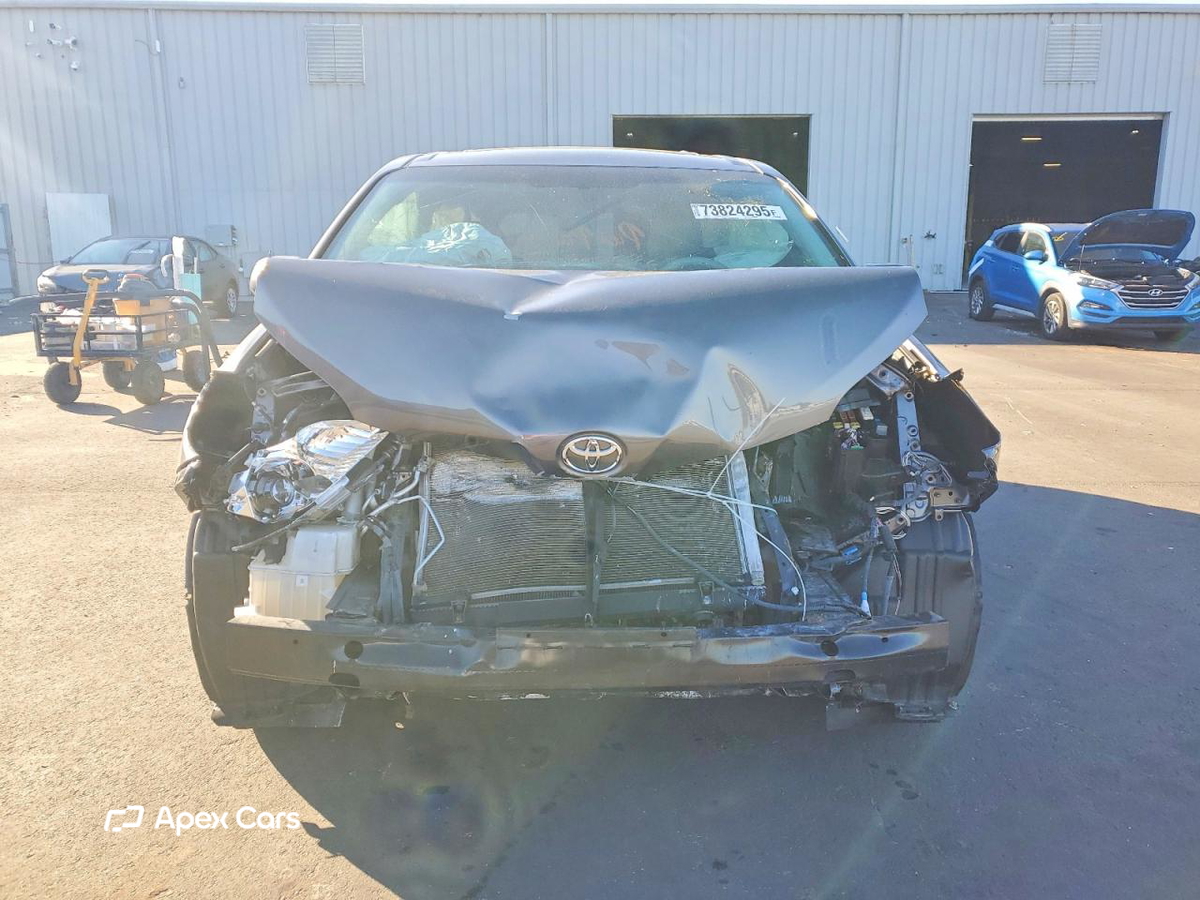 Toyota Sienna 2012