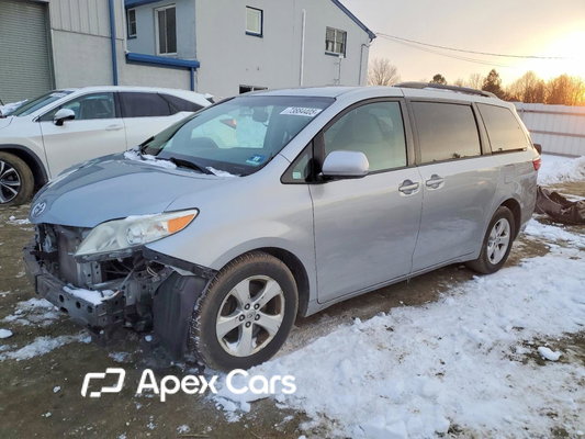 Toyota Sienna 2016 - Image 1 of 13