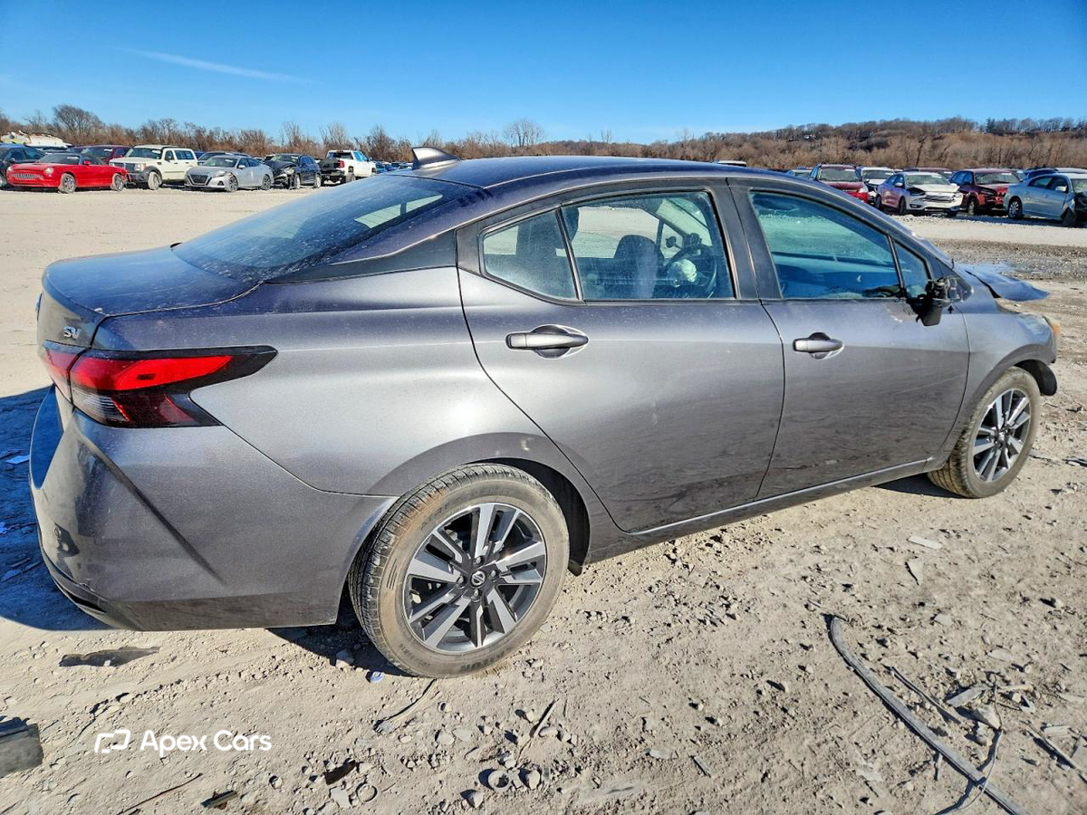 Nissan Versa 2021