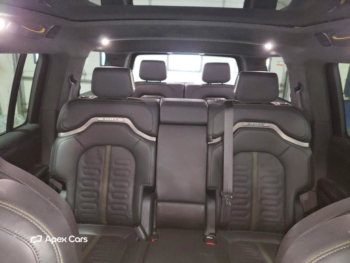 Rivian R1S 2023