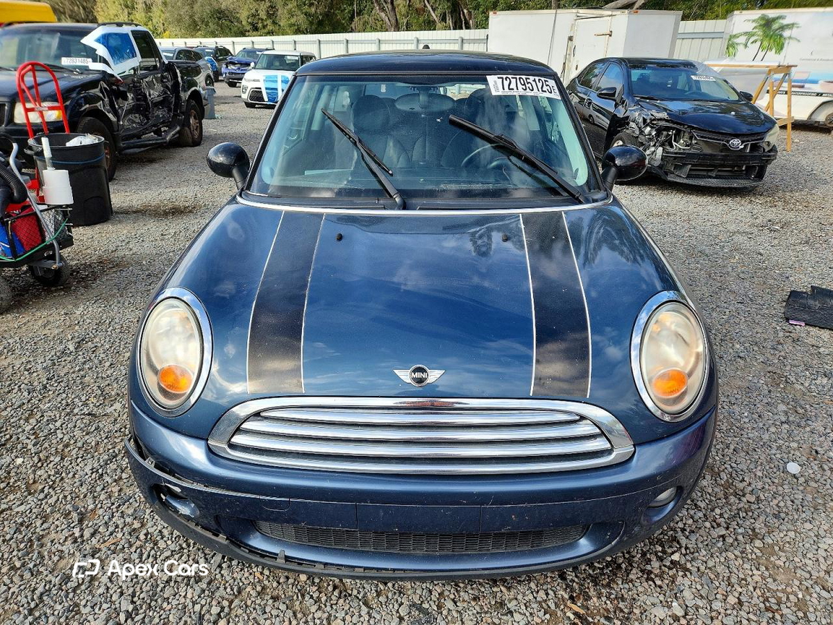 MINI Cooper 2010