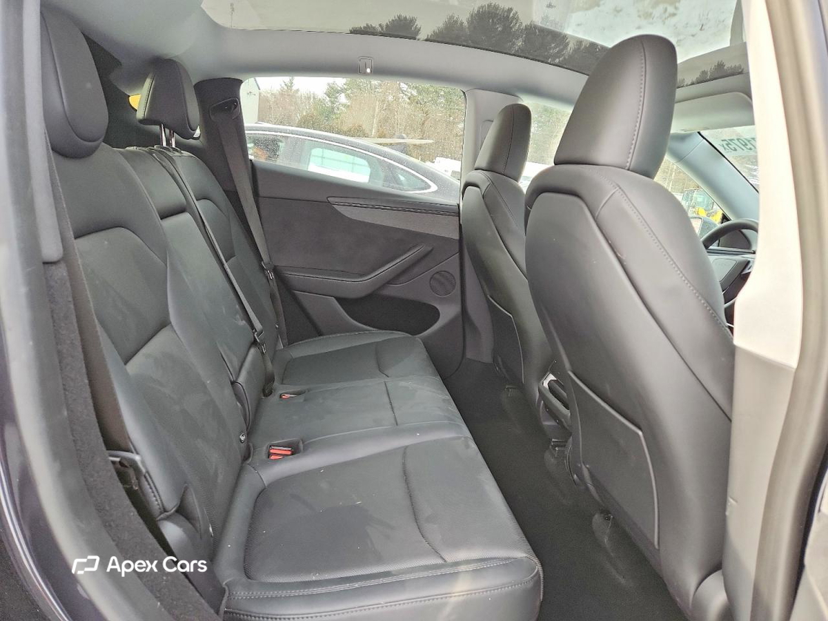Tesla Model Y 2026