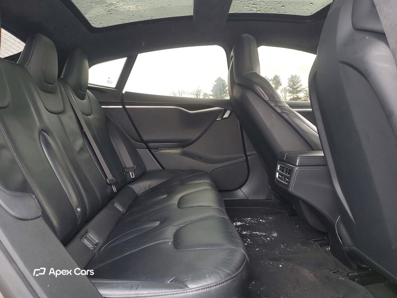 Tesla Model S 2015