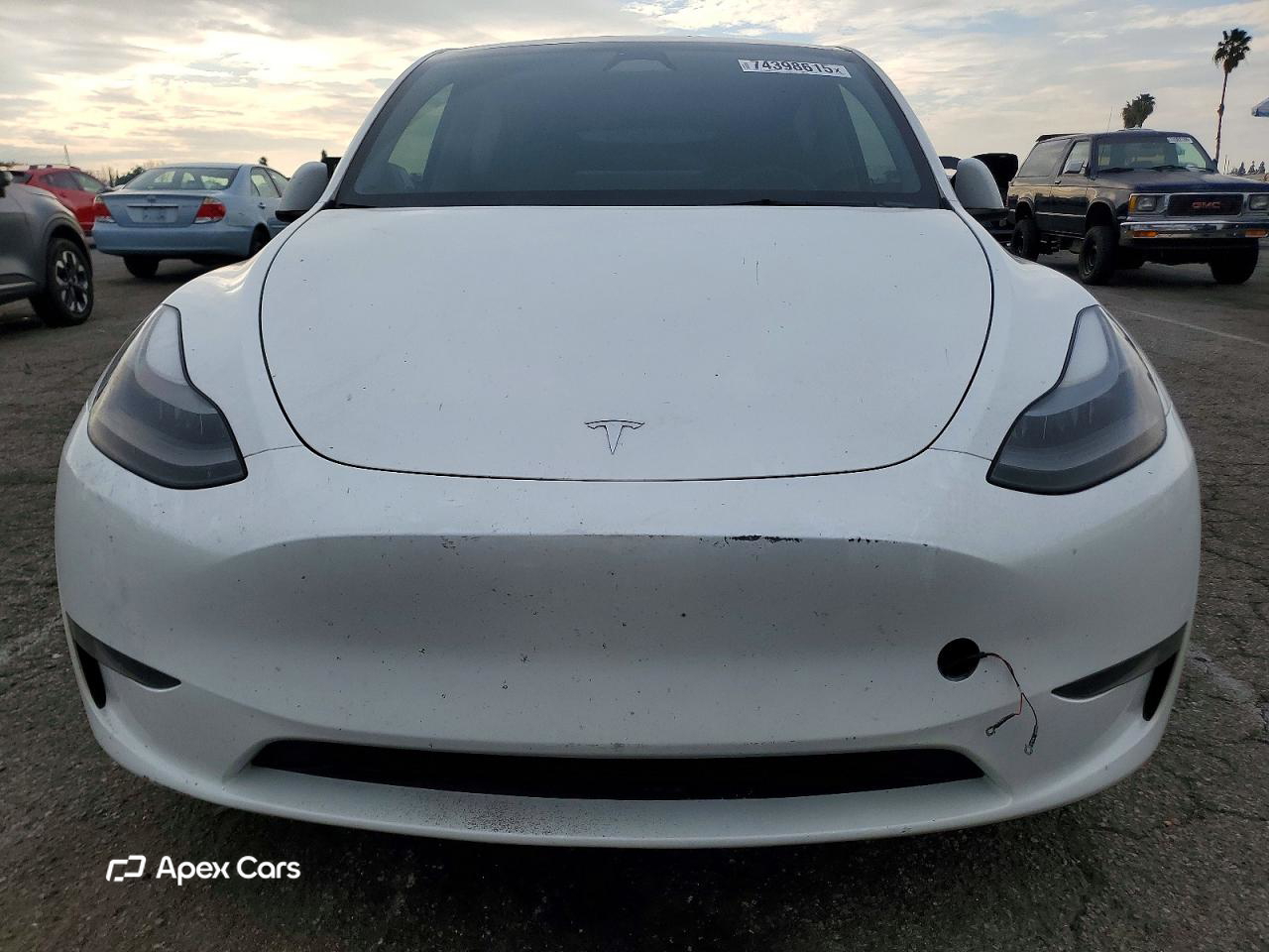 Tesla Model Y 2024