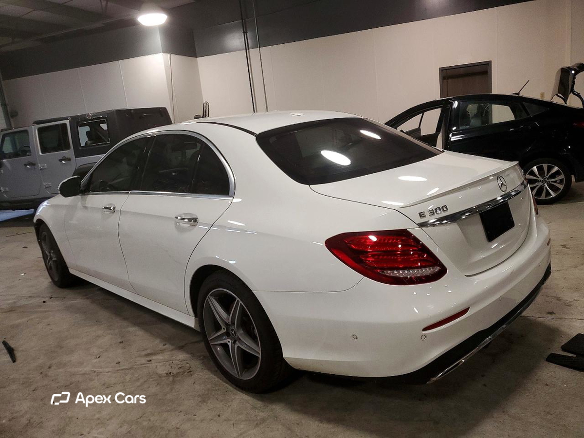 Mercedes-Benz  2017