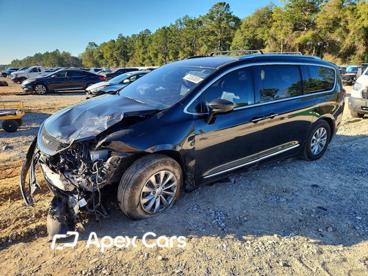 Chrysler Pacifica 2018 - Image 1 of 14