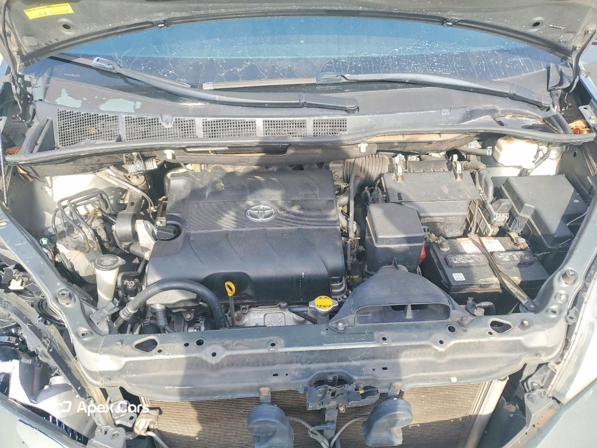 Toyota Sienna 2011