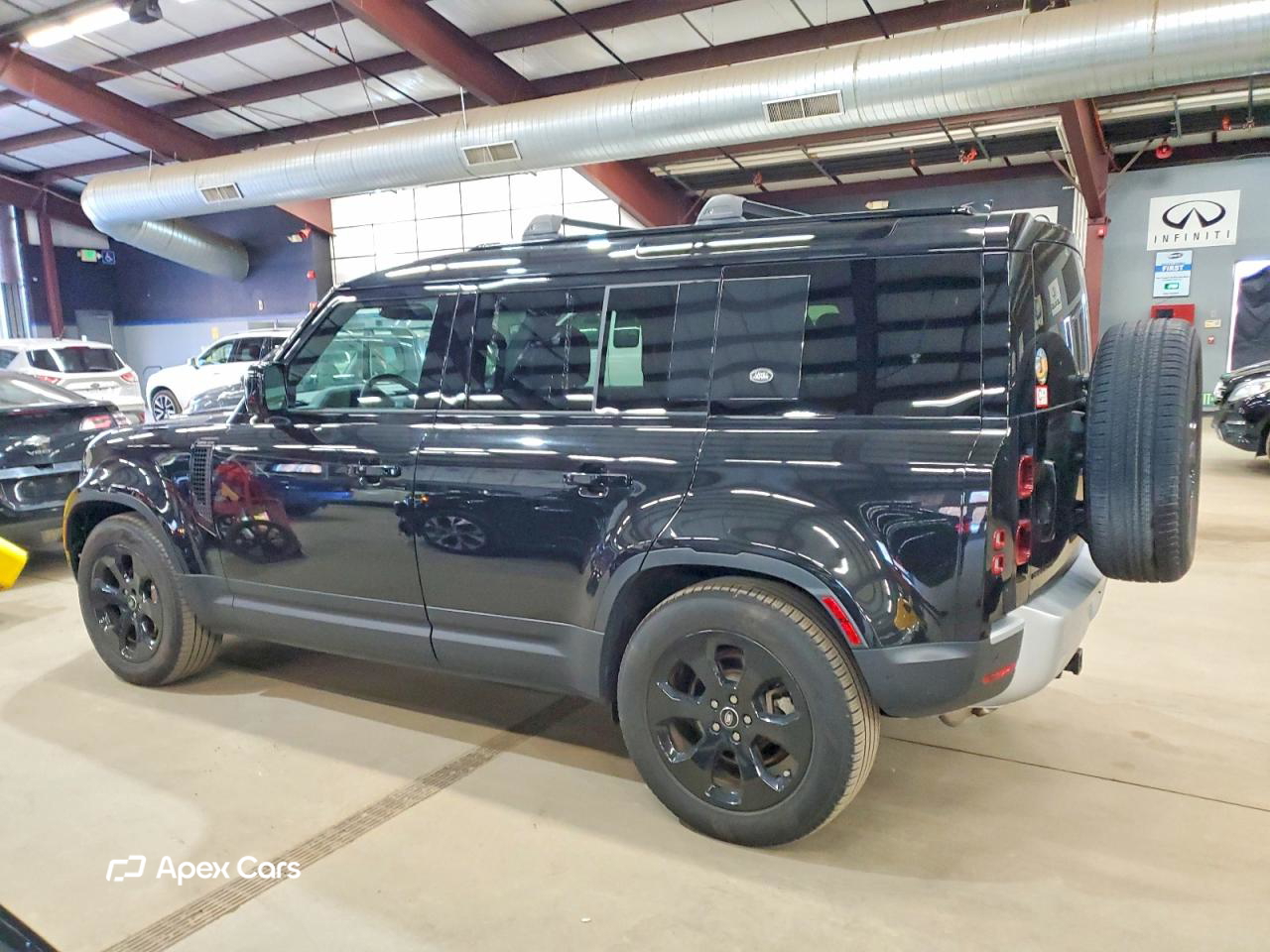 Land Rover Defender 2024