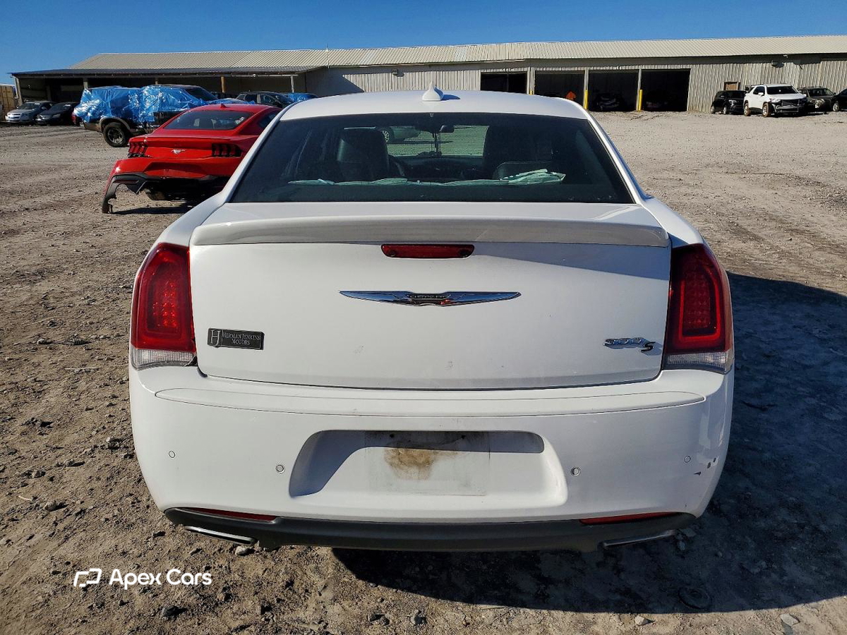Chrysler 300 2018
