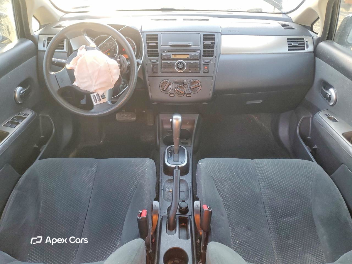 Nissan Versa 2011