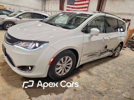 Chrysler Pacifica 2017 - Zdjęcie 1 z 14