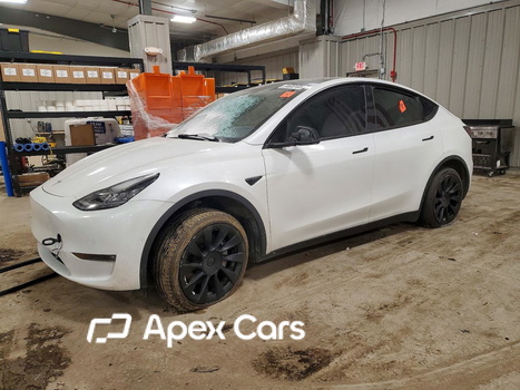 Tesla Model Y 2021 - Image 1 of 13