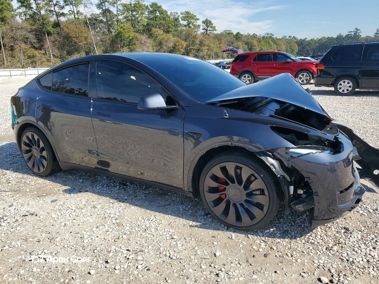 Tesla Model Y 2025