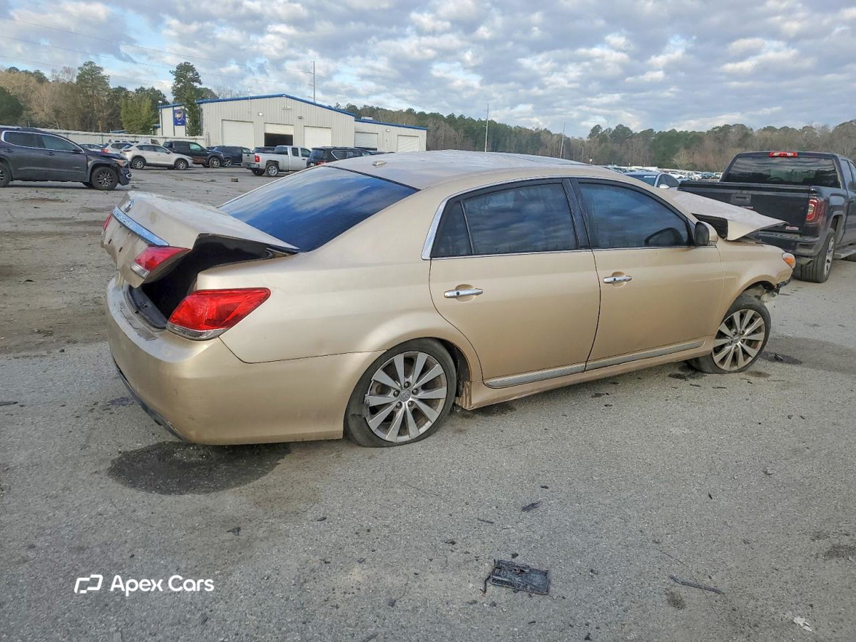 Toyota Avalon 2011