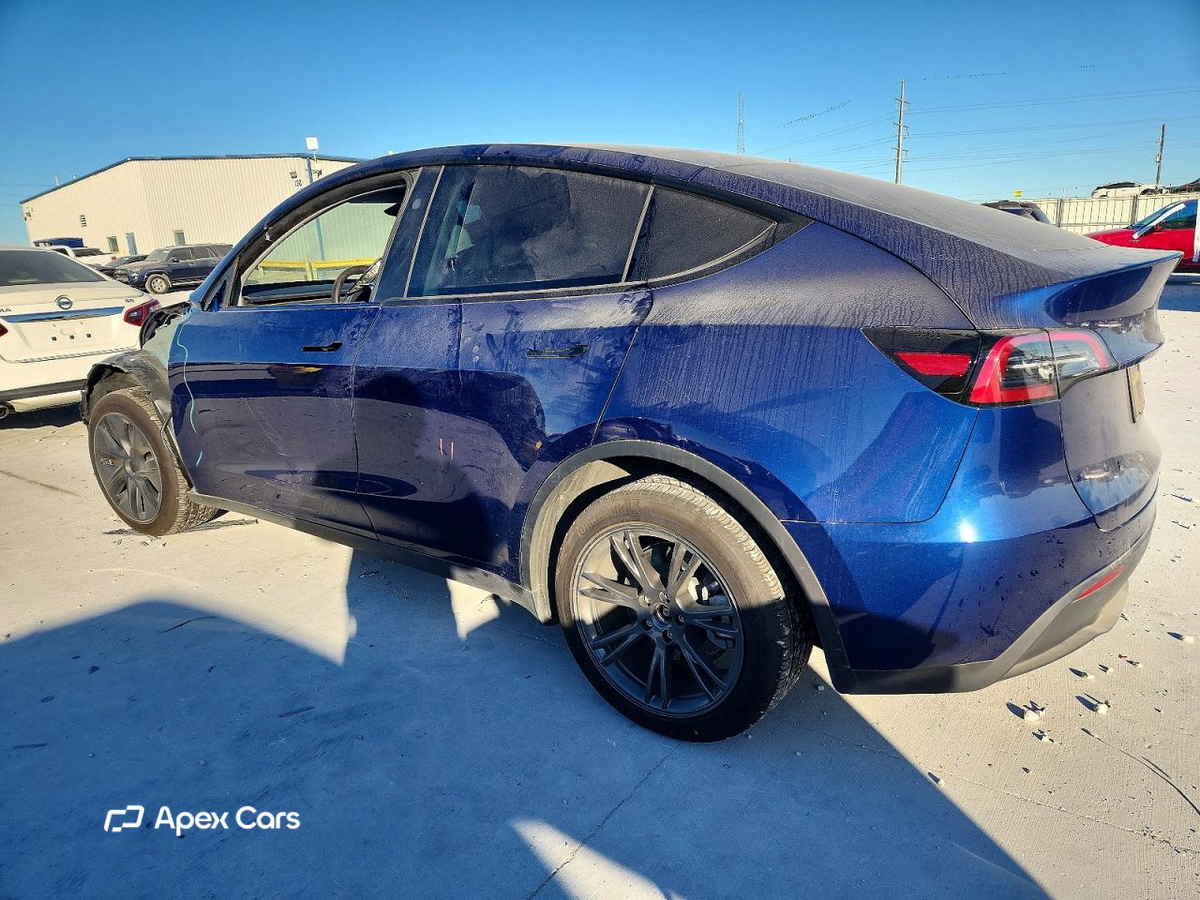 Tesla Model Y 2024