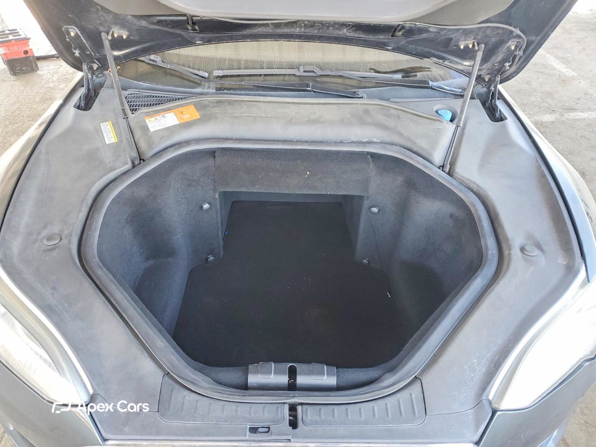 Tesla Model S 2014