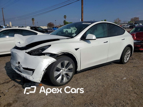 Tesla Model Y 2023 - Image 1 of 13
