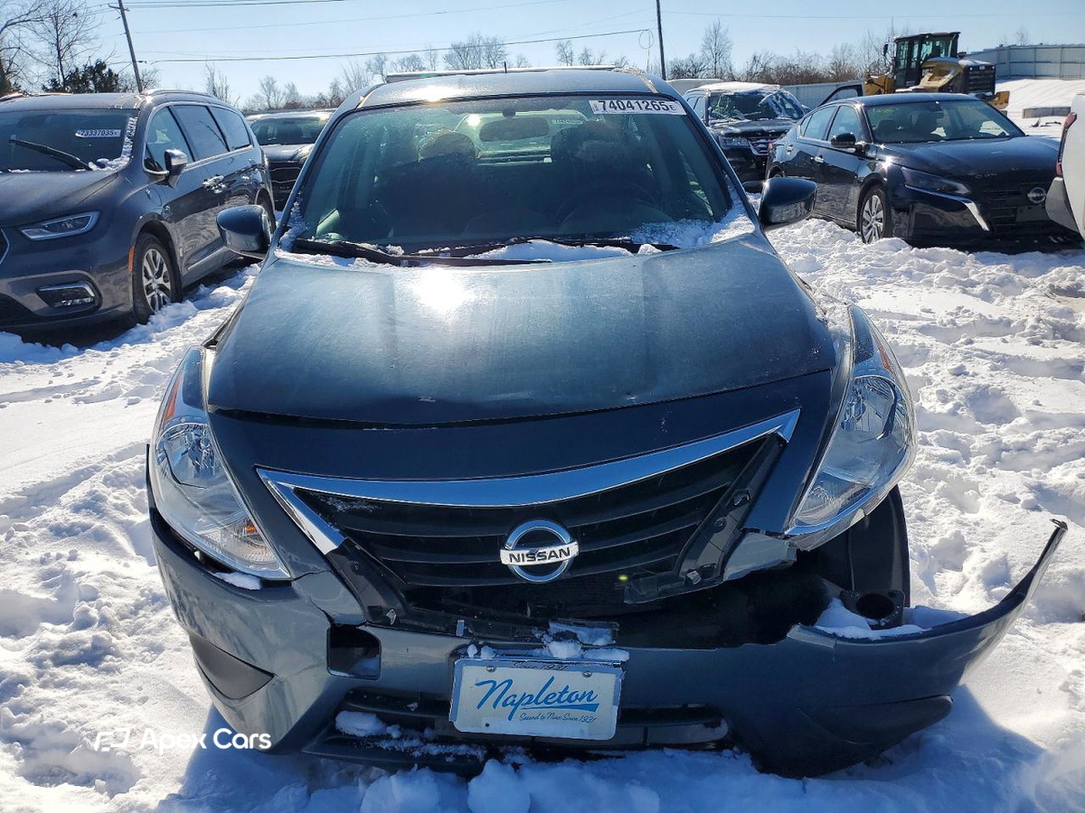 Nissan Versa 2016