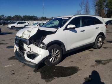Kia Sorento 2016 - Image 1 of 13